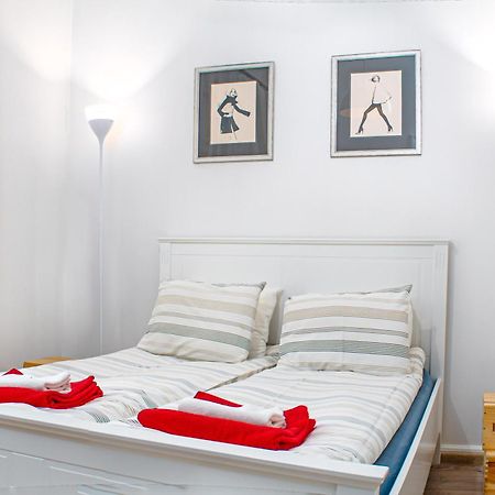 Central Perk Apartments Рига Екстериор снимка