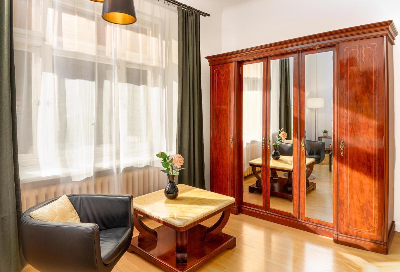 Central Perk Apartments Рига Екстериор снимка